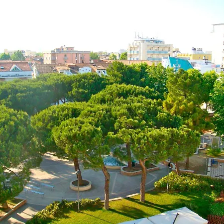 Hotel West End 3*