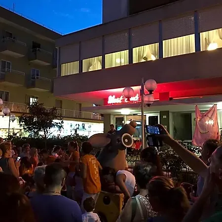 West End 3* Гаттео-а-Маре