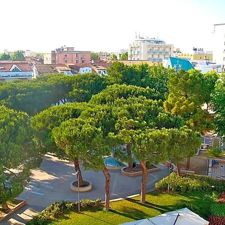 Отель West End Гаттео-а-Маре
