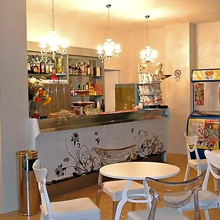 Отель West End 3*